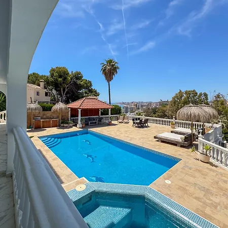 Nogal Villa